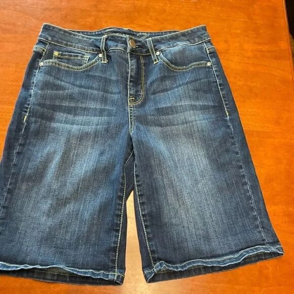 EUC Seven 7 Bermuda Jean Shorts Size 8 #SS2 - Picture 2 of 6